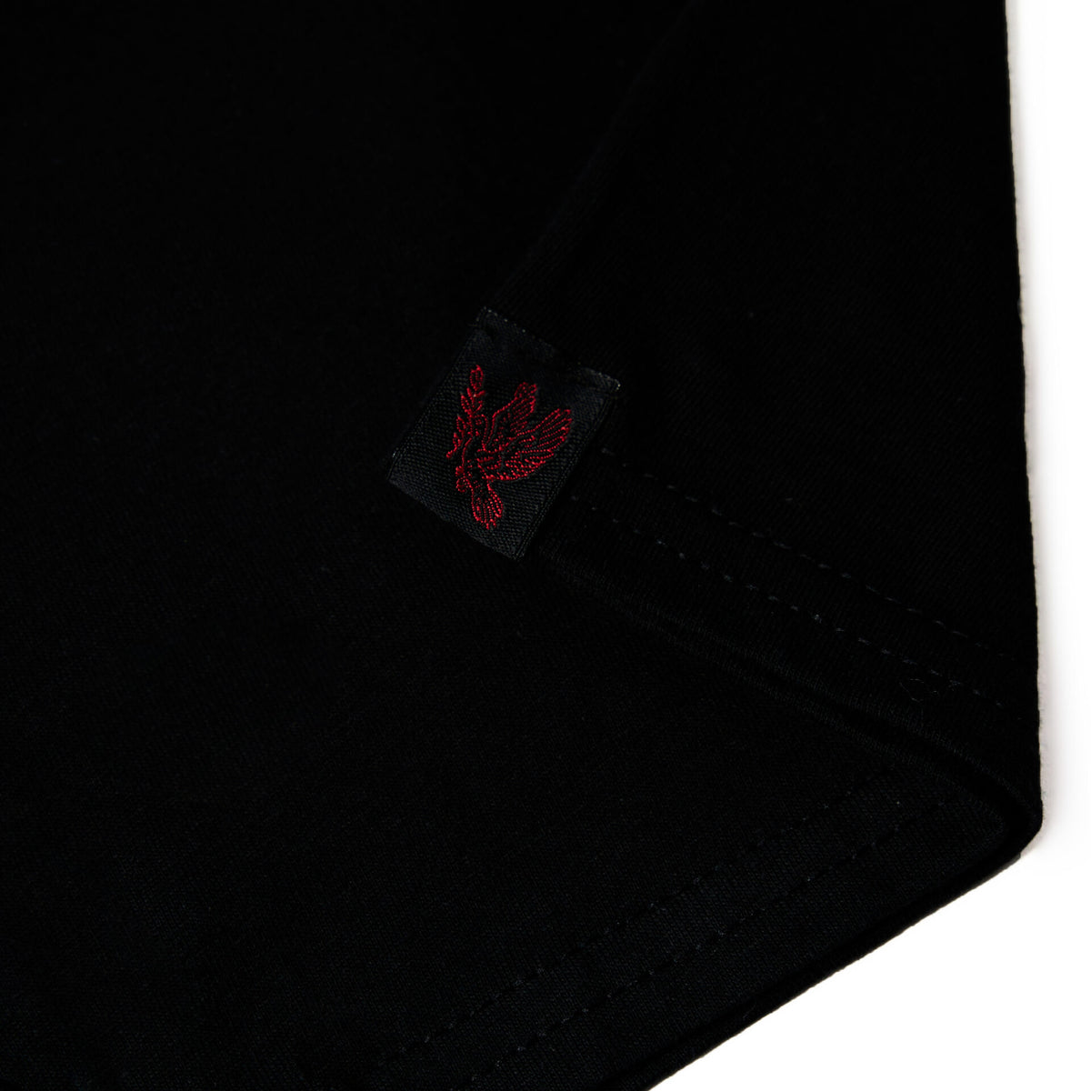 Cashmere | Jones (Black t-shirt)